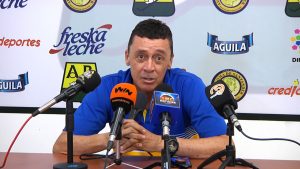 Carlos Mario Hoyos fue cesado de sus funciones en el Atl. Bucaramanga 