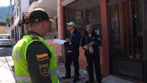 Piedecuestana verifica viviendas con conexiones erradas de alcantarillado