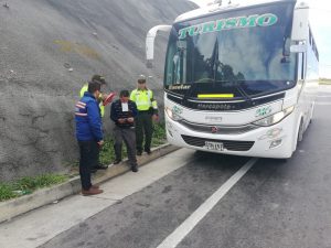 Vehículo que transportaba venezolanos, fue inmovilizado por la Policía por no tener documentos en regla