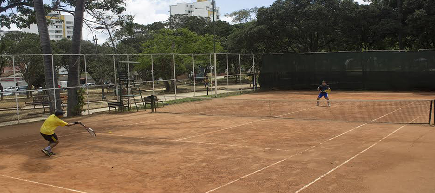 Las canchas de tenis del Parque de Los NIños tendrán nueva cara