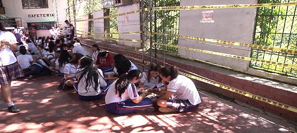 Piden evacuar Colegio El Carmen por muro en mal estado