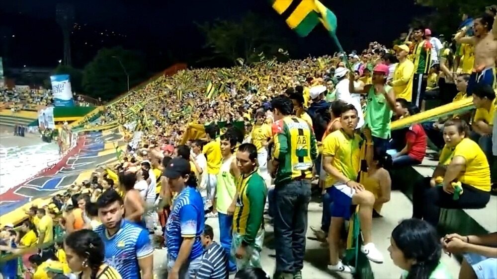 Los hinchas bucaros ilusionados con llegar a la final del fútbol colombiano