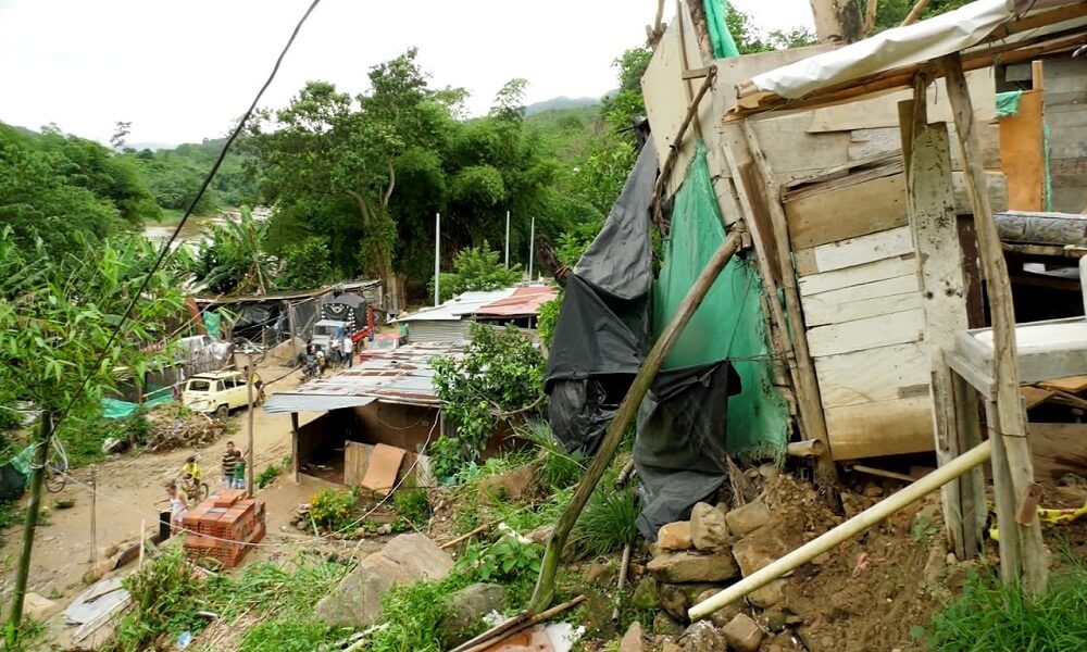 Diez familias fueron evacuadas por riesgos de deslizamiento en Girón