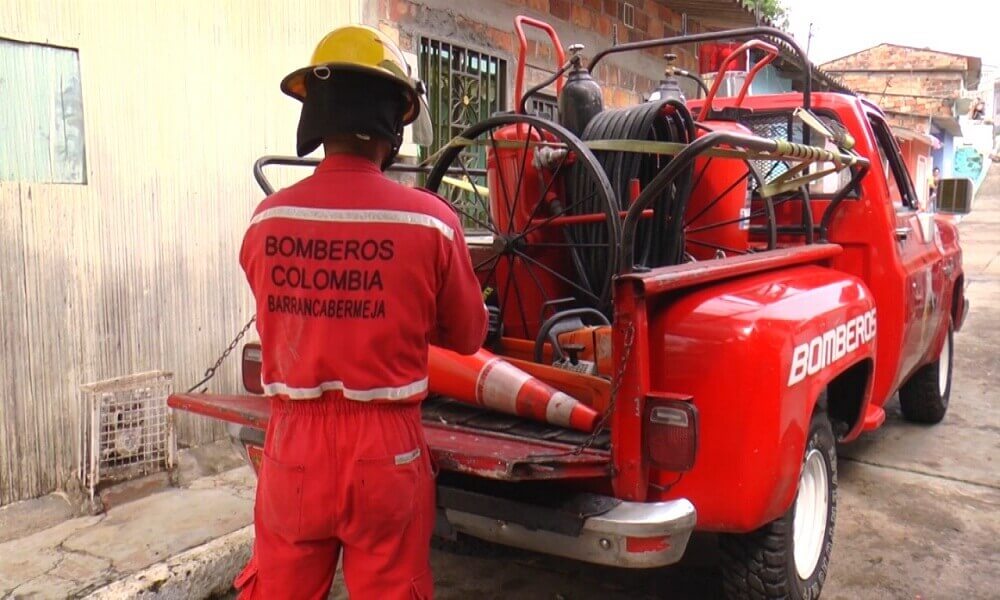 Bomberos atienden emergencias por lluvias en Barrancabermeja