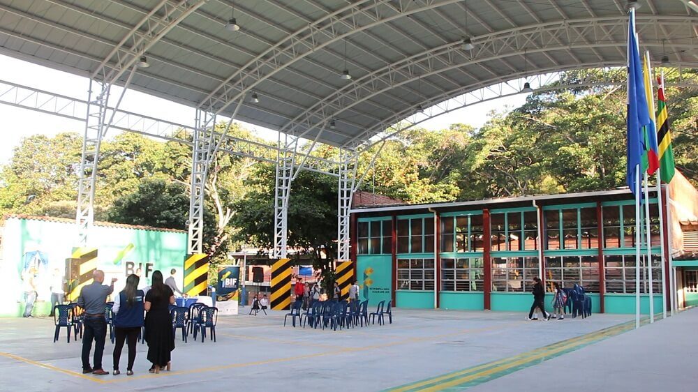 Colegio Vicente Azuero de Floridablanca estrenará escenario polifuncional