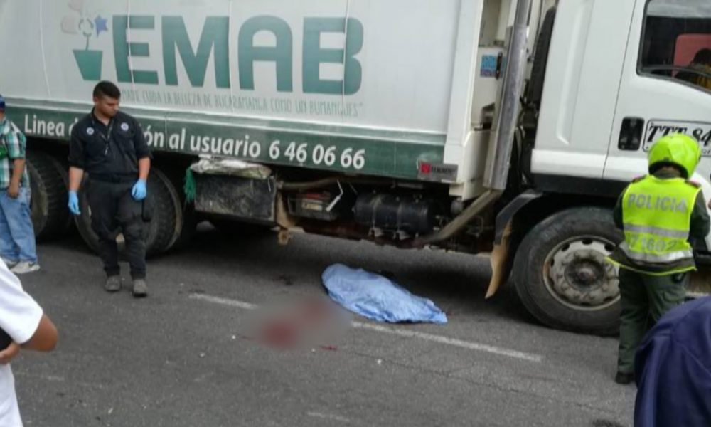Un habitante de calle fue arrollado por un camión de basura