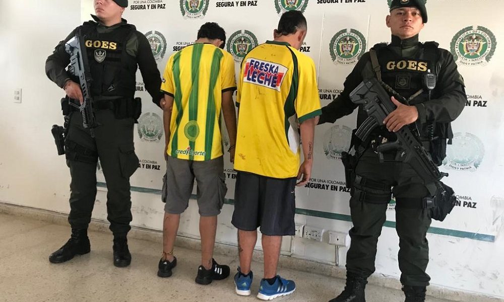 Sin embargo, hoy no tiene un peso en sus bolsillos para brindarle un entierro digno a su hijo, por eso acude a la hinchada del Atlético Bucaramanga, en busca de unos cuantos pesos.