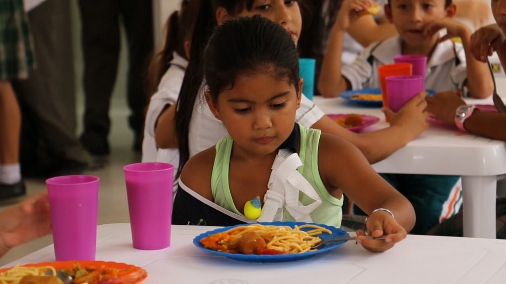 El funcionario destacó la responsabilidad de la administración para con los estudiantes del municipio, quienes tendrán alimentación durante todo el calendario escolar.