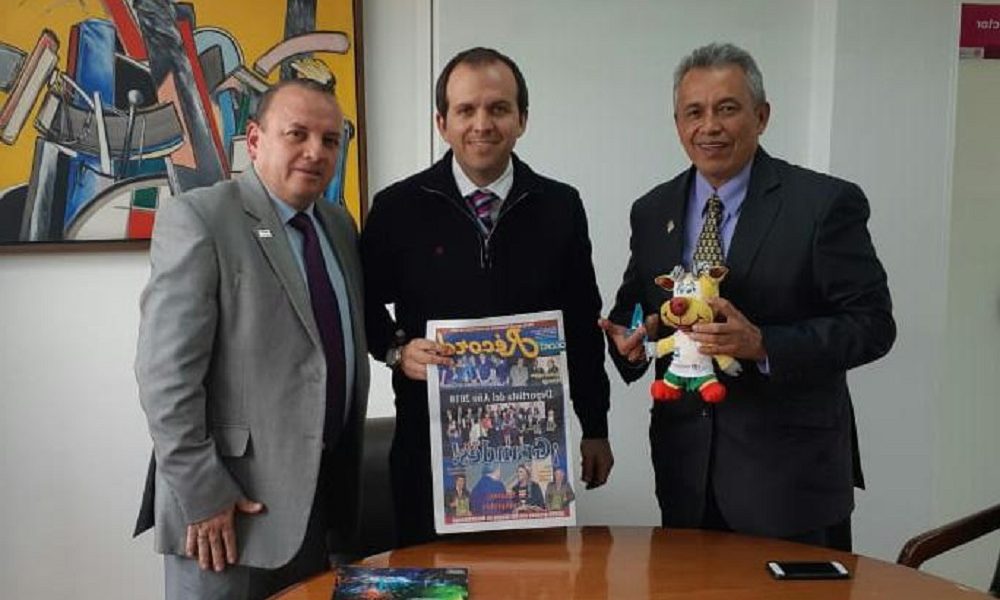 Durante la reunión, que se cumplió en la sede de la entidad en Bogotá, el máximo dirigente del deporte nacional conoció a “Cachita”, la mascota oficial de los dos eventos