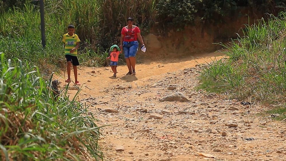 Habitantes en el barrio María Paz del Norte de Bucaramanga, sueñan con que la Administración Municipal les responda con la adecuación de la vía