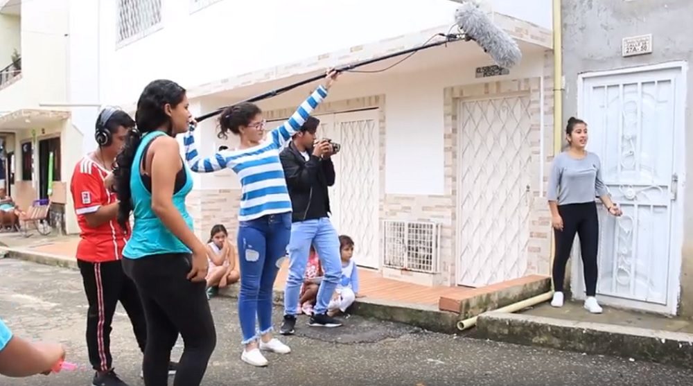 Visitar centros culturales, realizar cortometrajes, bailoterapia y hasta tener una huerta comunitaria, se ha convertido en la pasión de los jóvenes que hacen parte de este proyecto