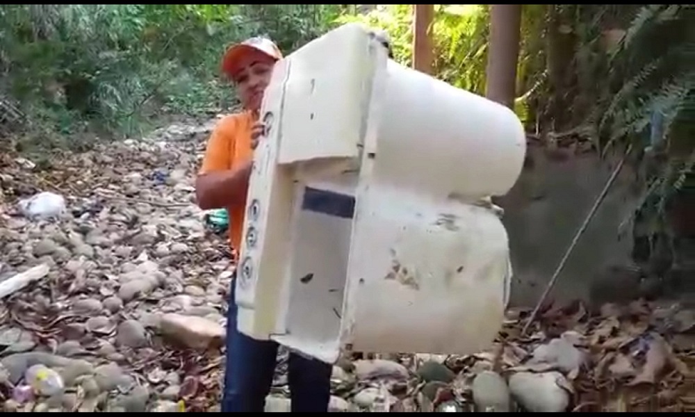 Quienes participaron de la actividad aseguran que es el colmo que la gente siga arrojando los residuos sólidos al río, más cuando se afronta una temporada seca