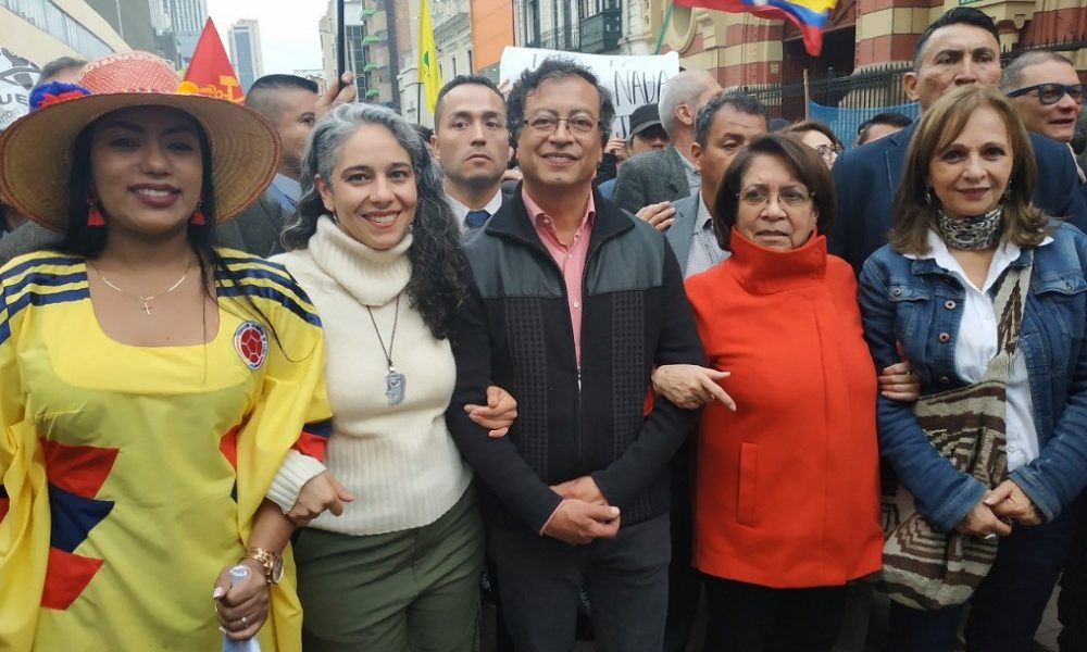 Gustavo Petro, anunció mediante su red social de Twitter, que la madre de Claudia Gurisatti fue escogida por la Colombia Humana como candidata a al alcaldí