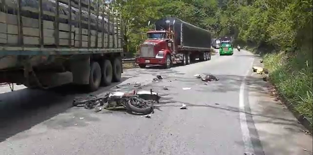 Video Accidente De Tránsito Deja Dos Heridos En Vía Rionegro El