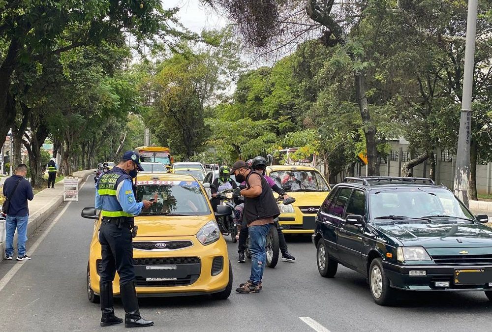 Seis meses sin pico y placa por matricular el vehículo en Tránsito Bucaramanga