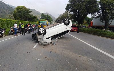 11 heridos en accidente múltiple en la autopista a Piedecuesta
