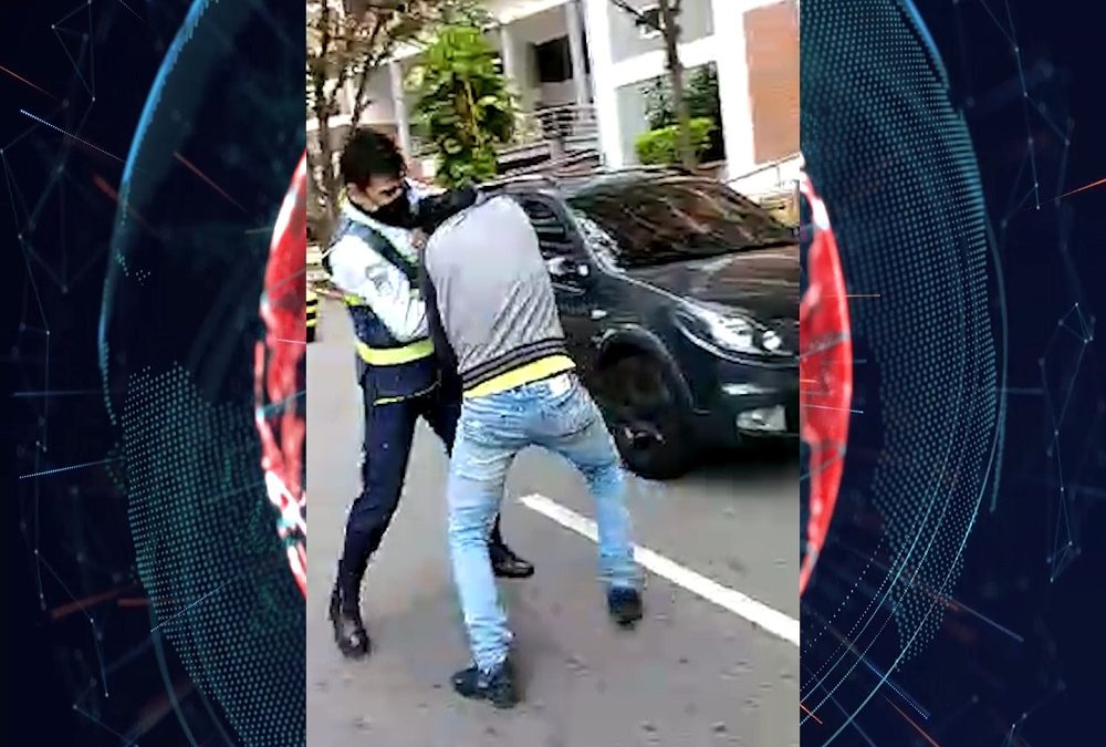 Riña entre agente de tránsito y presunto mototaxista en Floridablanca
