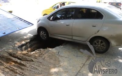 En el aire quedó vehículo en el sector del Cacique en Bucaramanga