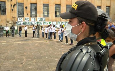 Acto de reconciliación entre comunidad y policía en Bucaramanga