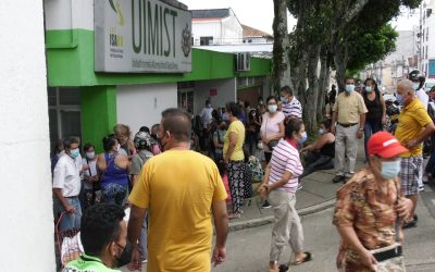 Preocupantes aglomeraciones en jornadas de vacunación en Bucaramanga