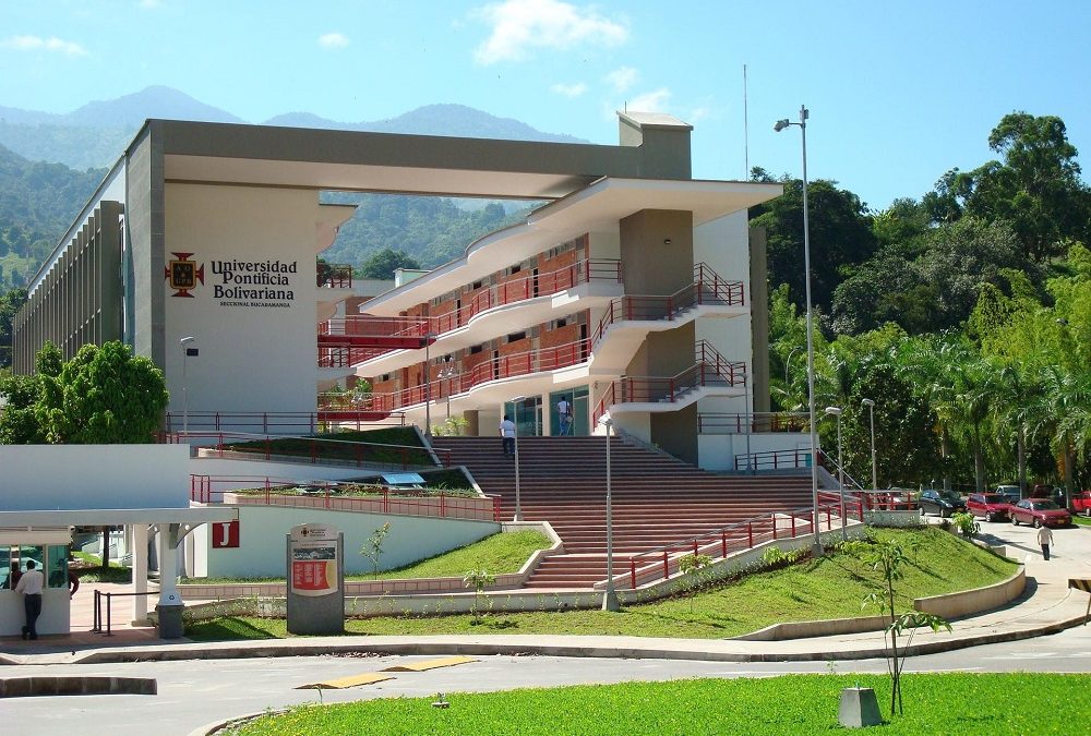 Habilitan vacunación extramural en la Universidad Pontificia Bolivariana