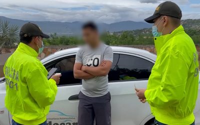 Capturan banda dedicada a rematricular carros