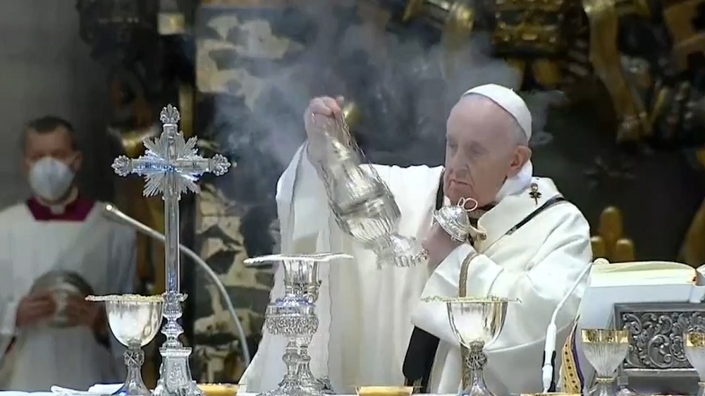 Papa Francisco endurece castigo a sacerdotes por pedofilia