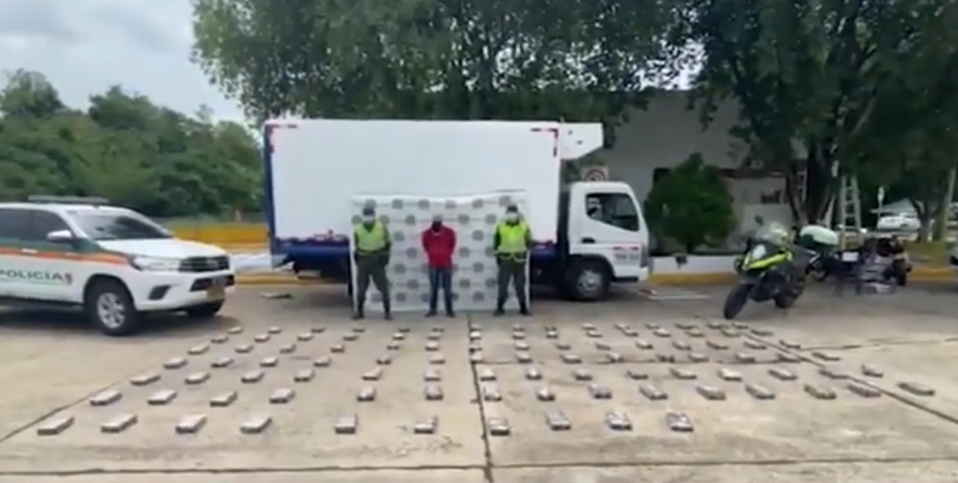Más de 100 Kg de marihuana estaban camuflados en vehículo de carga