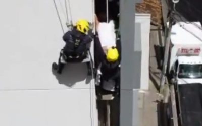 Con una maniobra sin precedentes, bomberos evitaron un suicidio en Bucaramanga
