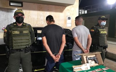 Le robaron el dinero y otras pertenencias mientras conducía su moto