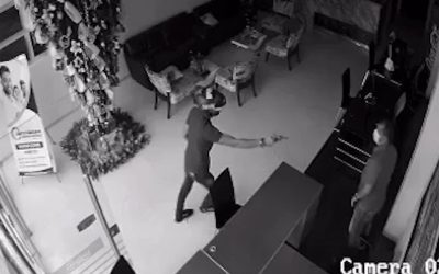 Insólito | En vídeo quedaron registrados dos robos con armas de fuego