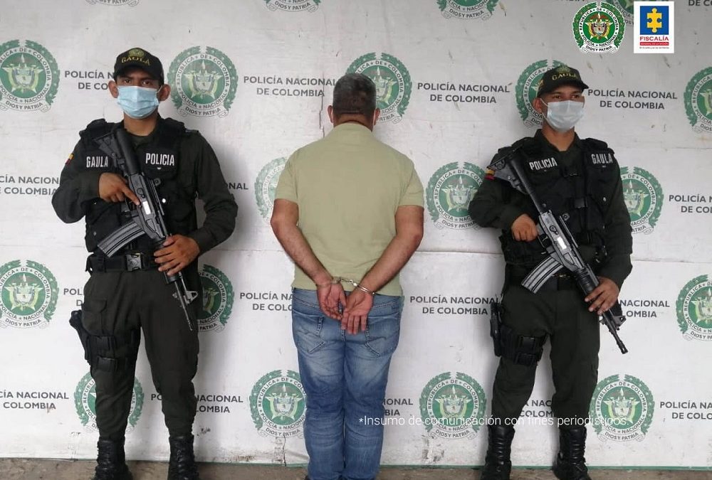 Debía pagarle el arriendo para que no publicara fotos de contenido sexual en las redes