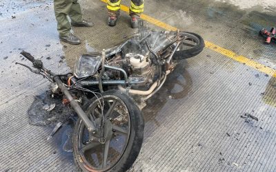 Patadas, cascazos y palazos, recibieron presuntos ladrones en Bucaramanga