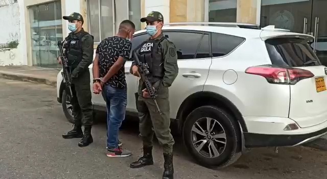 Entérese | Policía recupera camioneta de alta gama en el Centro de Bucaramanga