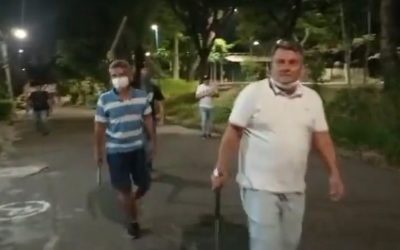 Se armaron con palos y cuchillos para sobrevivir a la delincuencia en Bucaramanga