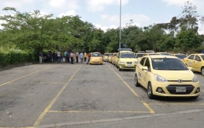 Taxistas del aeropuerto iniciaron hoy el paro