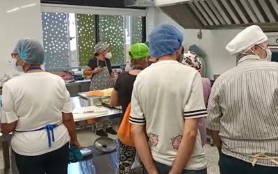 Adultos mayores asistieron a clases de gastronomía en Centro Vida Álvarez