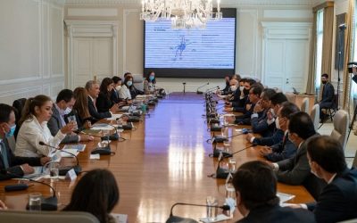 Entérese | Concretan obras e inversiones para Santander