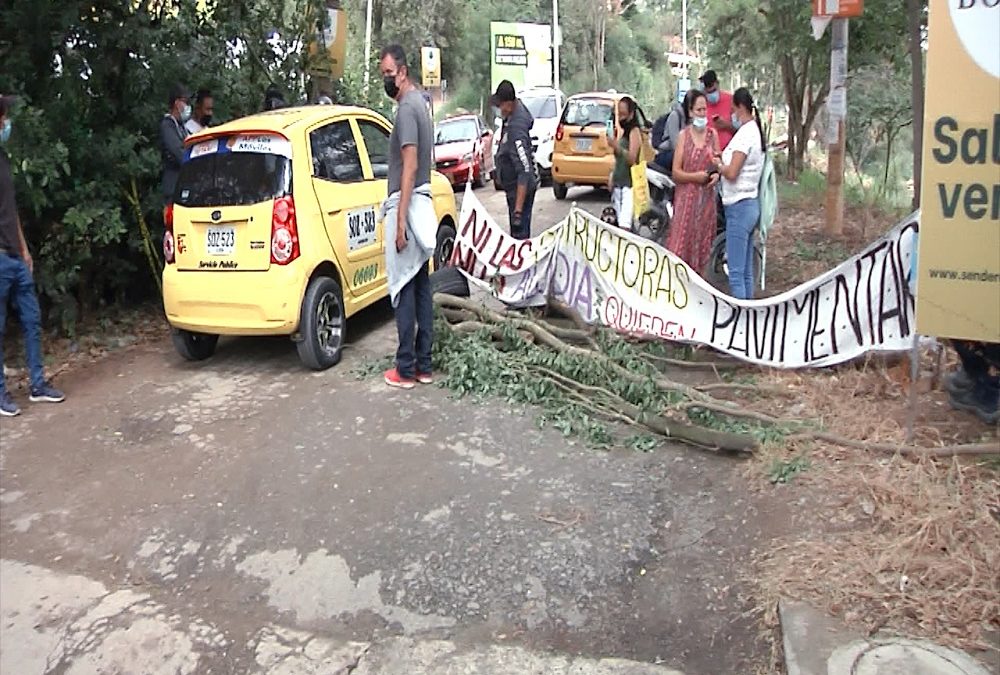 Plantón por mal estado de la vía e inseguridad en sector de Carrizal Campestre