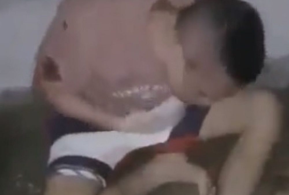 Un preso fue brutalmente golpeado por sus compañeros de celda