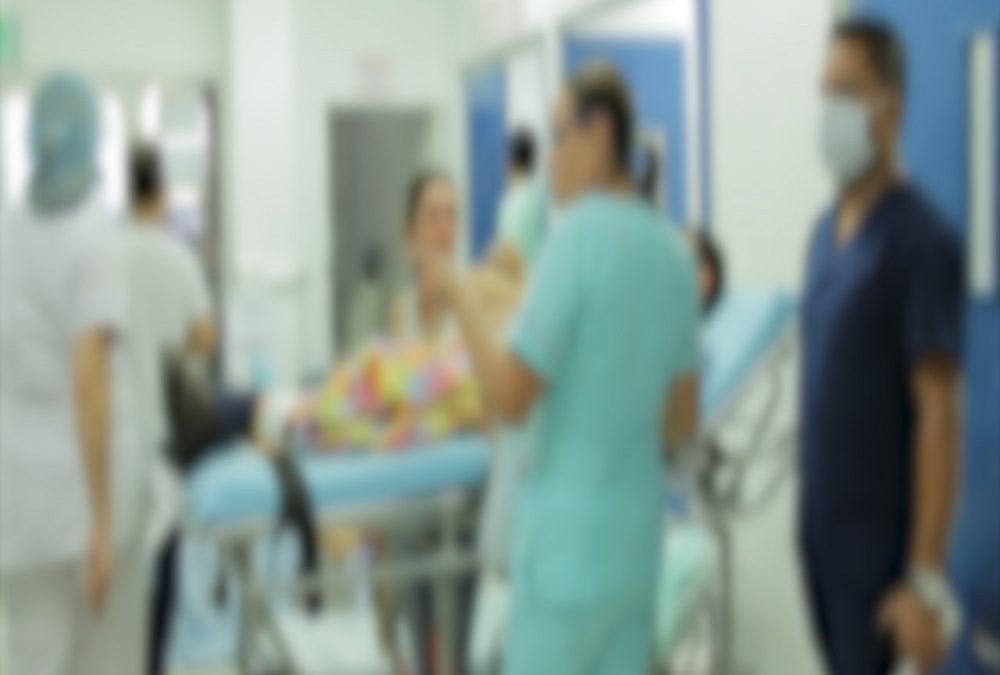 Investigan presunta intoxicación masiva de personal médico del HUS