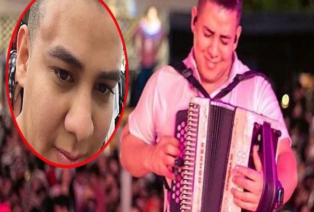Polémico botellazo al acordeonero de Ana del Castillo en Santander