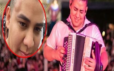 Polémico botellazo al acordeonero de Ana del Castillo en Santander