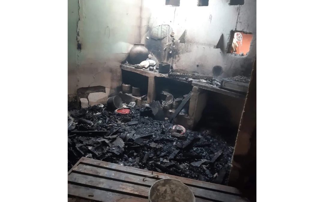Imágenes : una casa en El Playón se incendió en la madrugada