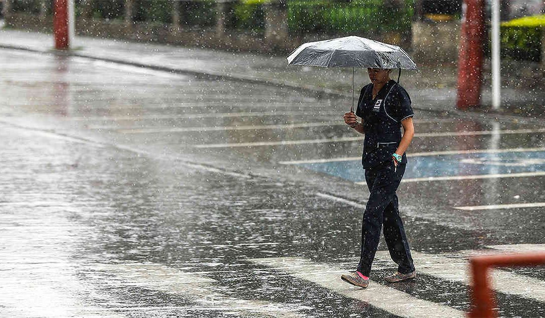 Saque el paraguas porque las lluvias irán hasta fin de año