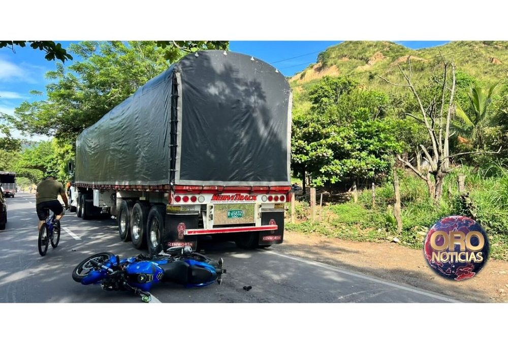 Joven motorizado colisionó mortalmente contra un camión en Girón