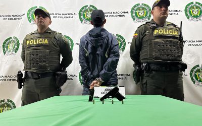 Portaba arma de fuego ilegal mientras cumplía detención domiciliaria