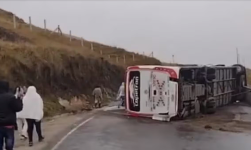 Volcamiento de bus en Berlín, Santander dejó siete heridos