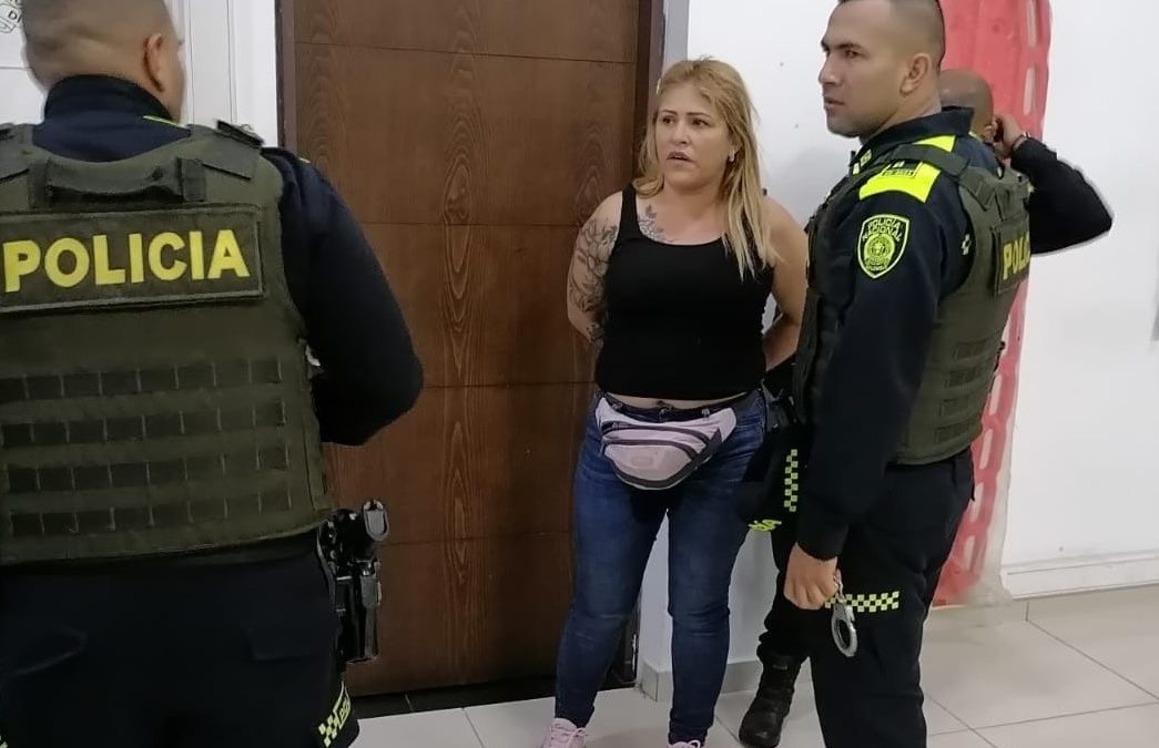 Condenan a mujer por crimen de policía que pidió respeto en un bar