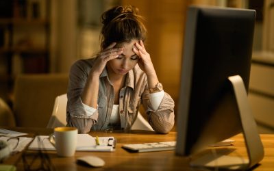 ¡Al borde del colapso! El 88 % de los trabajadores colombianos sufre agotamiento mental